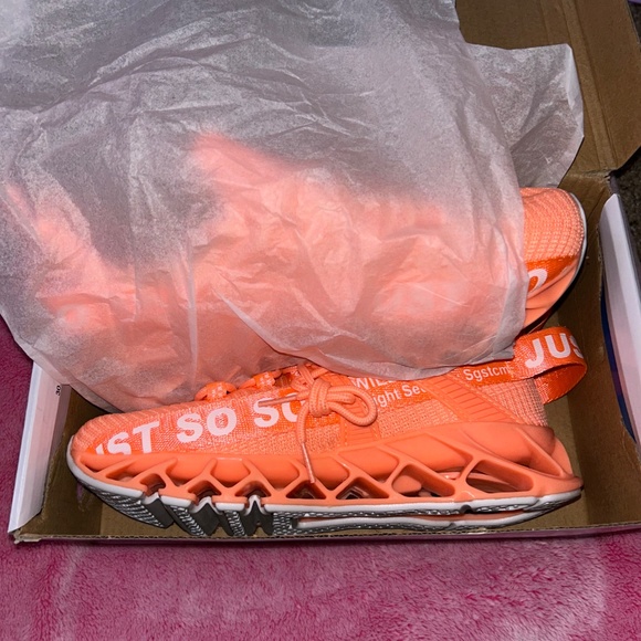 90s SOSO trainers bright and bold. NWOT ORIGINAL - Picture 4 of 4